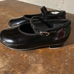 Kids tap shoes